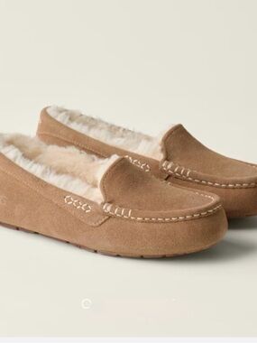 UGG Ansley Slippers Womens Size 8 Chestnut Suede Sheepskin Moccasin